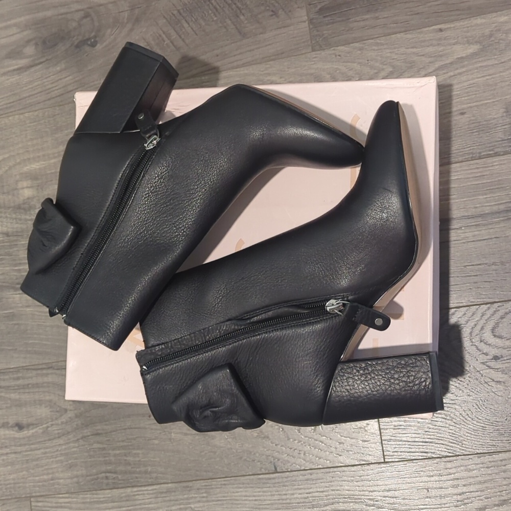 Avec Les Filles 4" Heel Boots